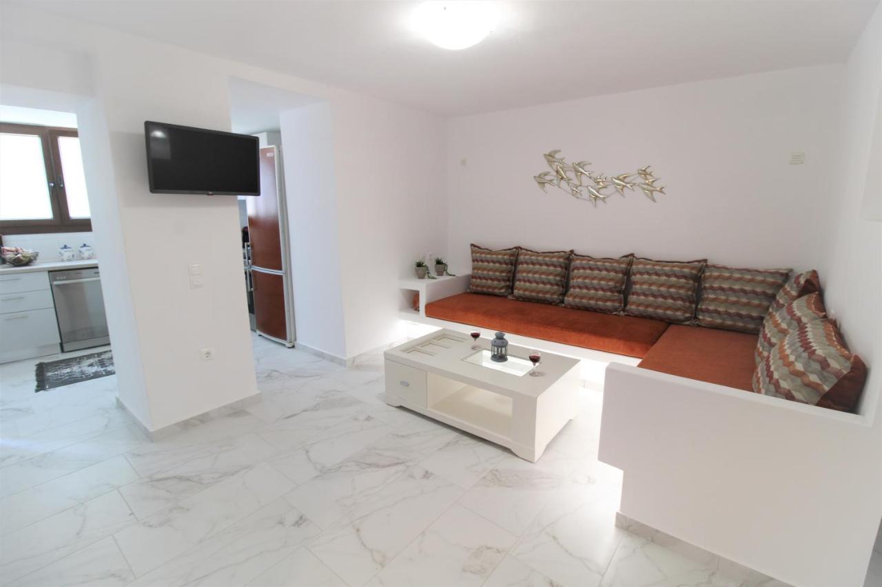 Plaka Philoxenia Apartments Extérieur photo