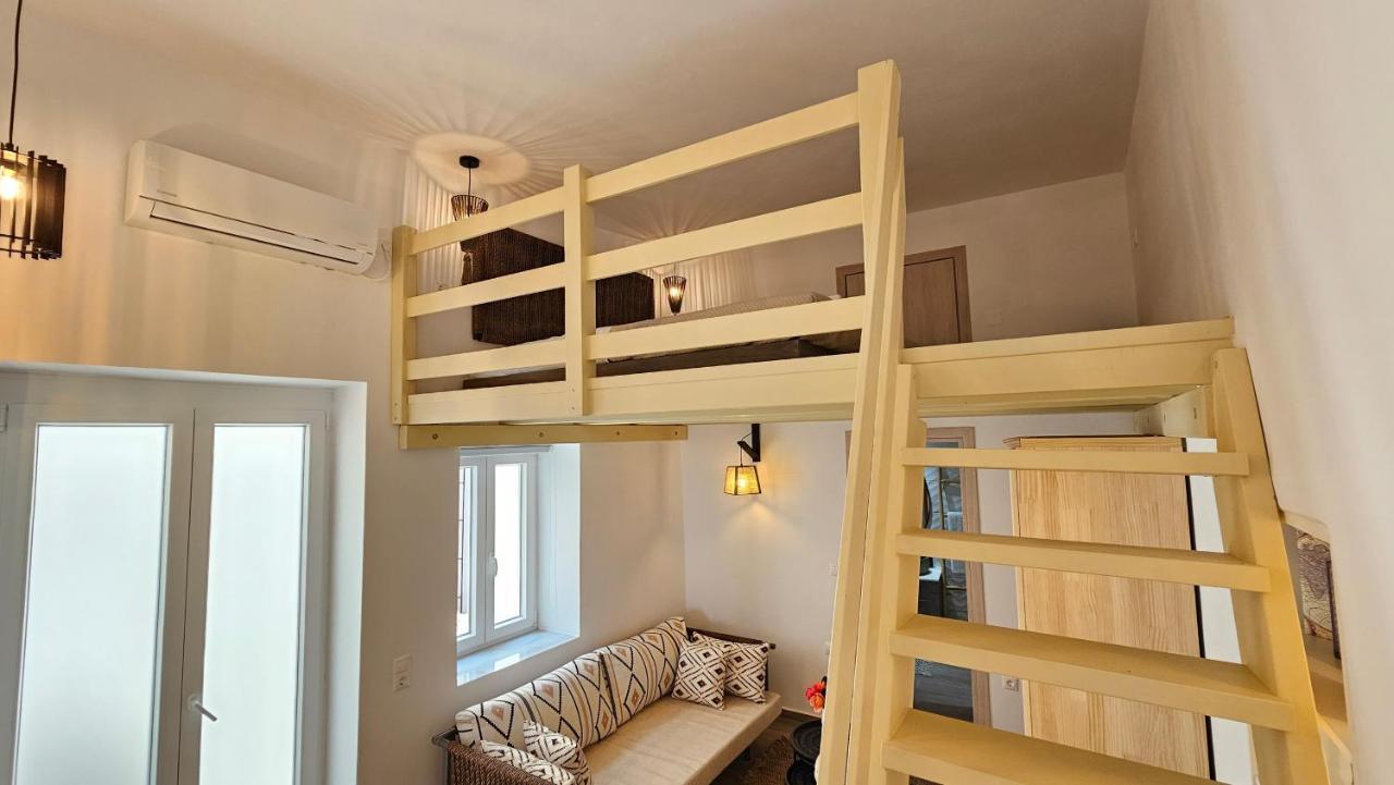 Plaka Philoxenia Apartments Extérieur photo