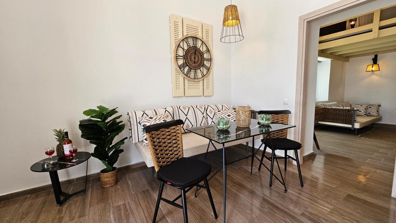 Plaka Philoxenia Apartments Extérieur photo