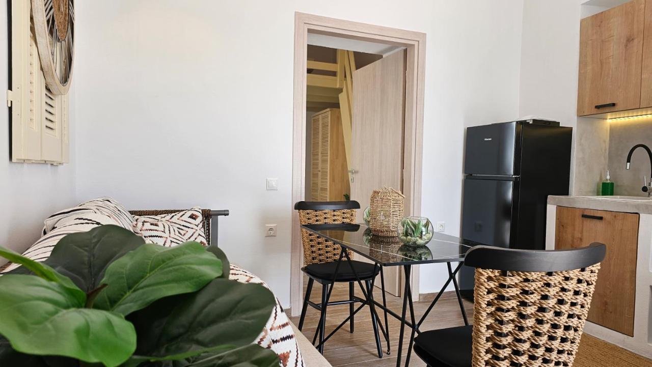 Plaka Philoxenia Apartments Extérieur photo